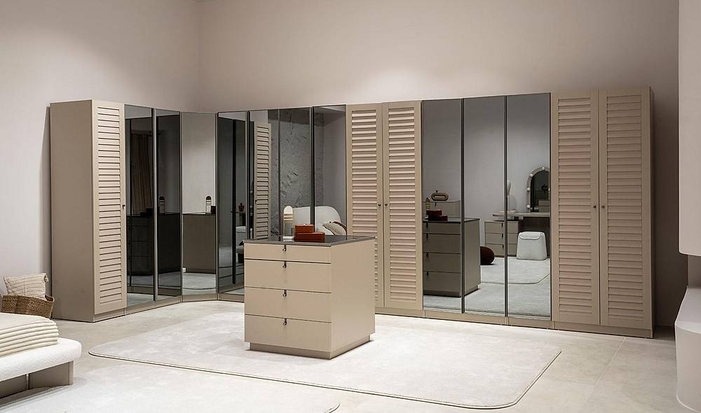 Latte Base Bedroom - Corner Wardrobe