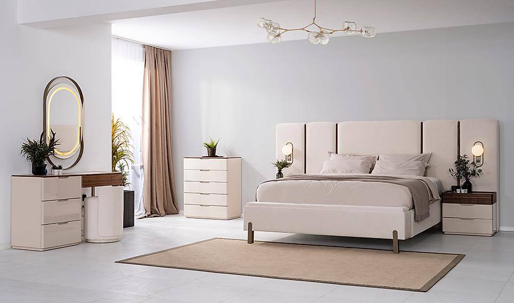 Ring Base Bedroom