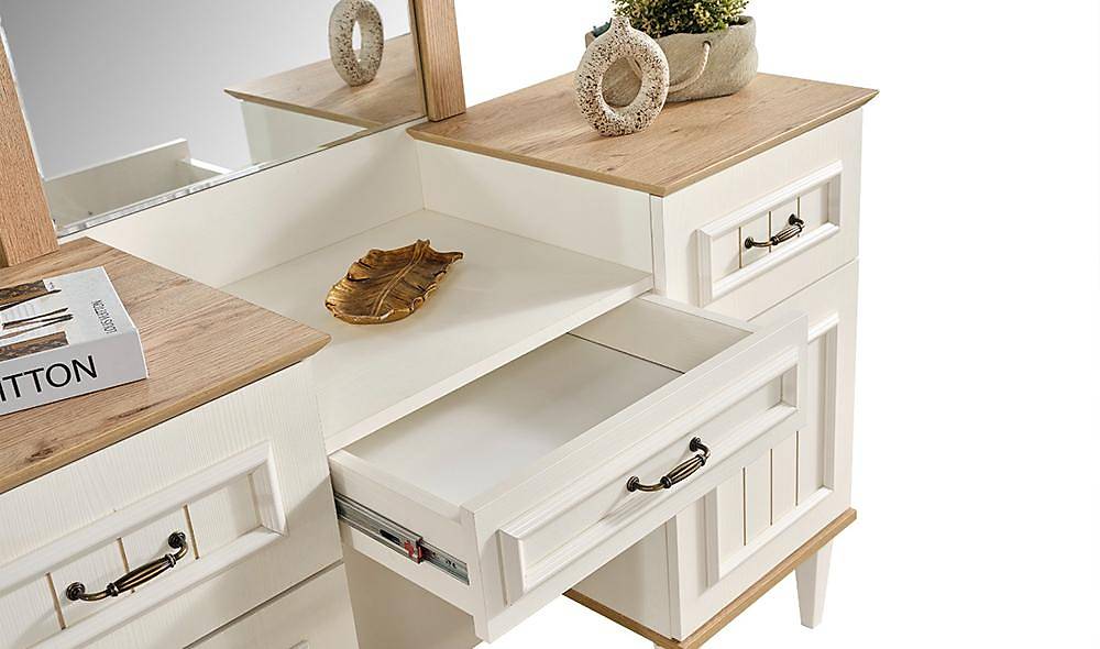 Estanze Bedroom with Base