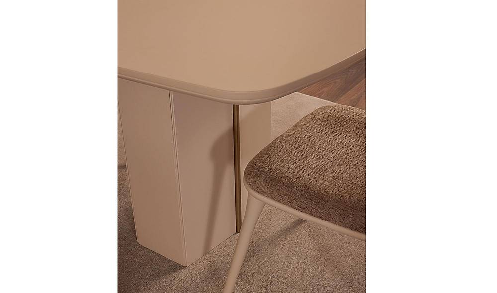 Boyner Dining Table Set