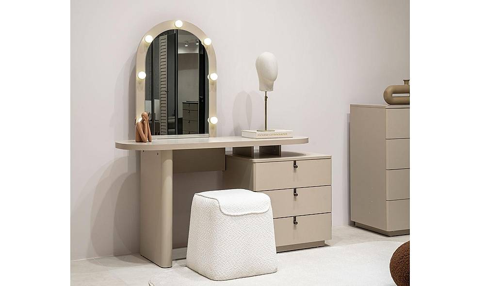 Latte Base Bedroom - 6 Door
