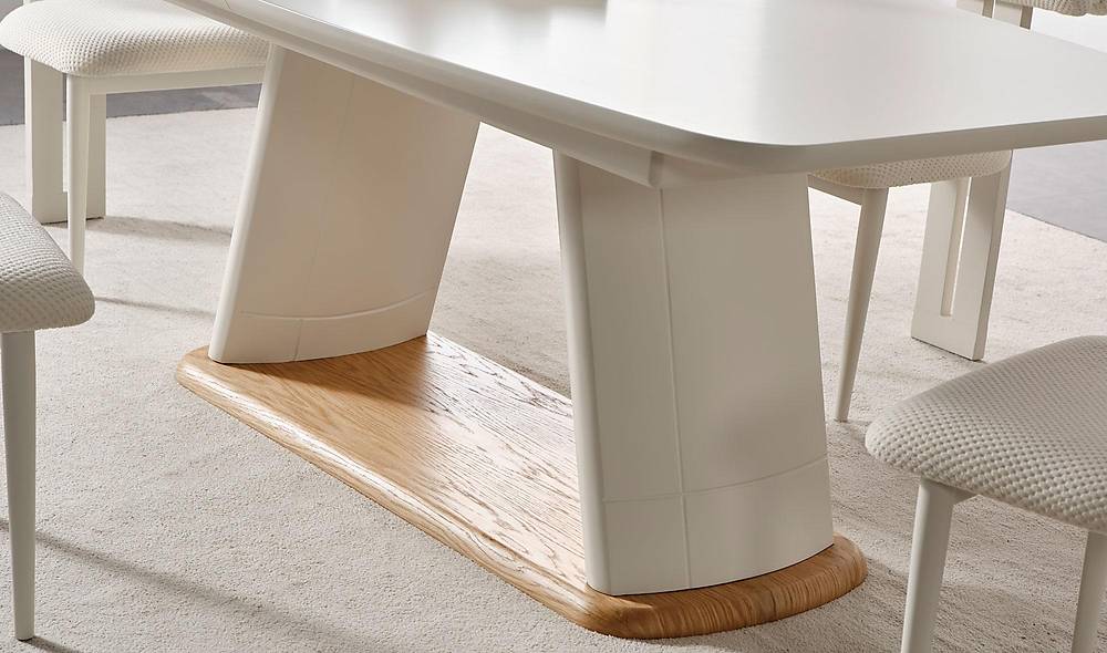 Wolke Dining Table Set