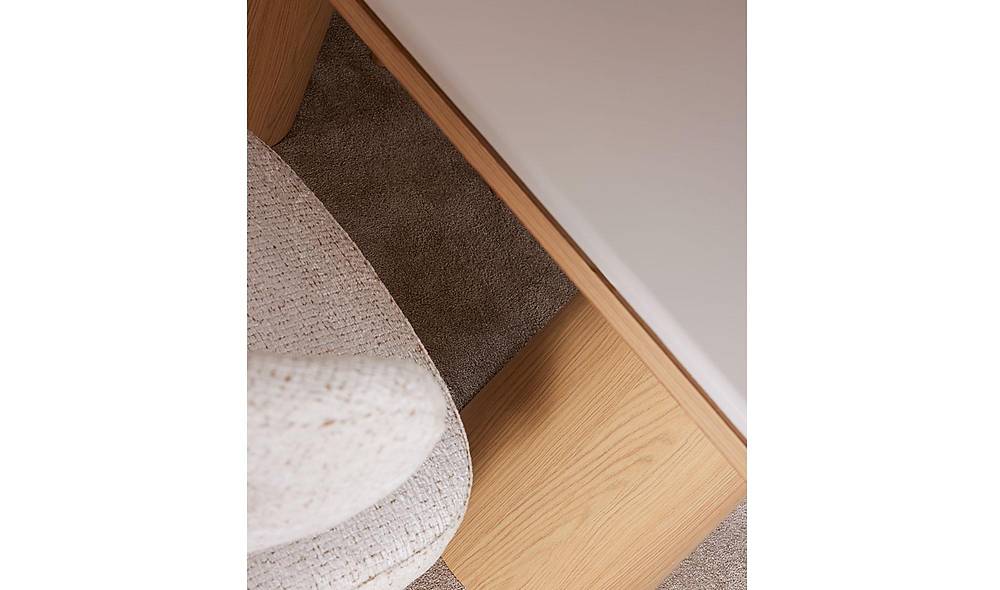 Evidence Dining Table Set