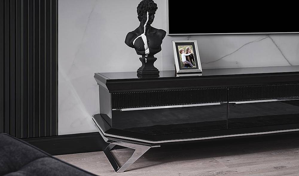 Clara Black Silver Dining Room