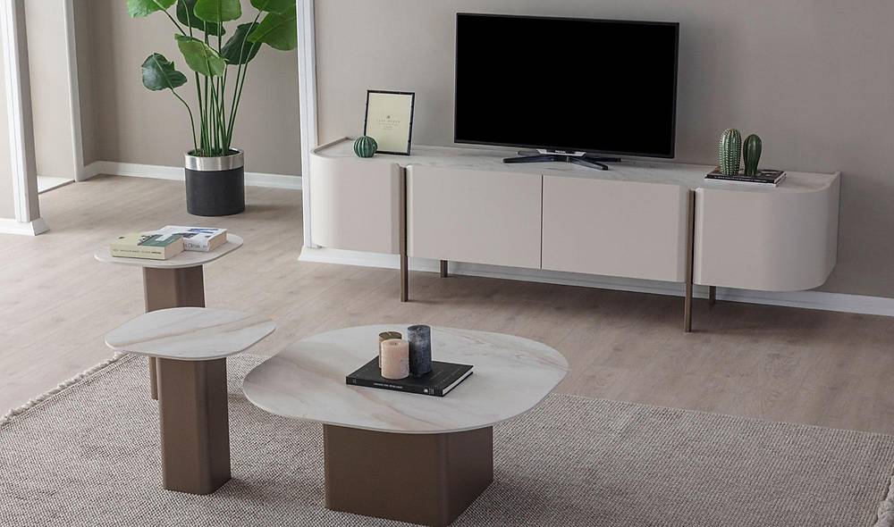 Brenda Table Set