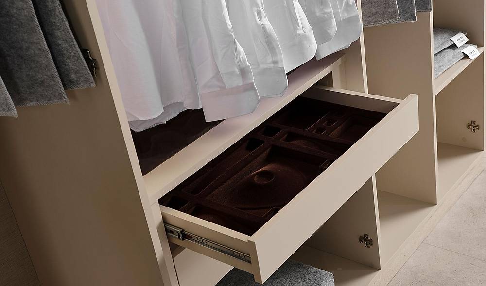 Oliver 6 Door Wardrobe - Glass Lid