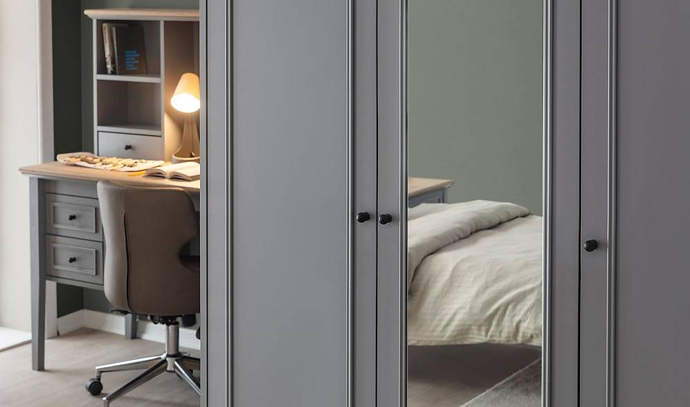 Pars Teen Room