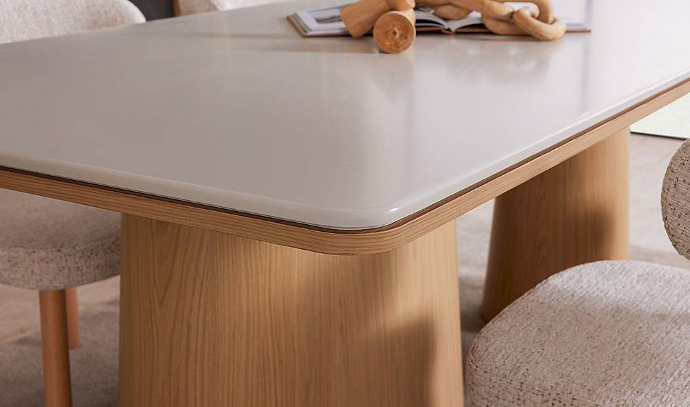 Evidence Dining Table Set