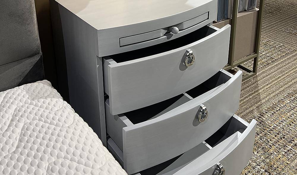 Yatsan Bach Nightstand - Gray