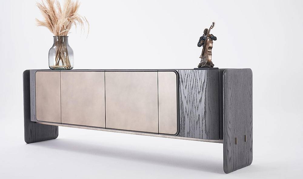 Mathilda Console