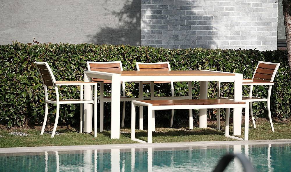 Everest Garden Table Set
