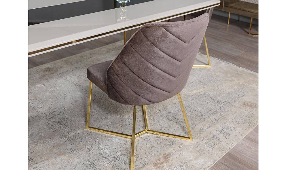 Lia Dining Room