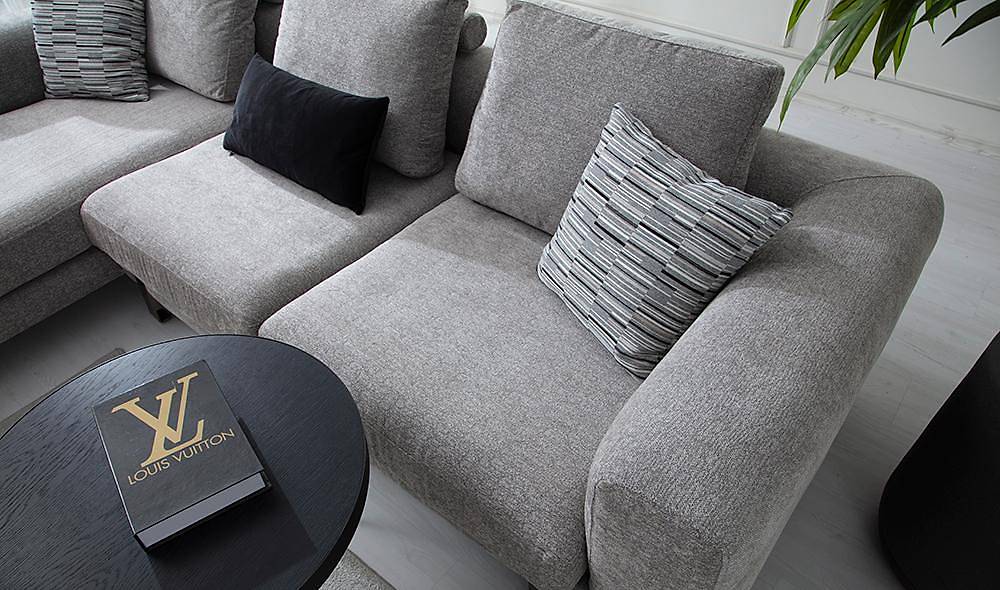 Parla Corner Set With Table