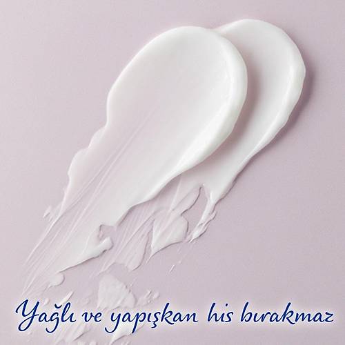 NIVEA Youn Nemlendirici El Kremi 75ml, Doal Badem Ya ve Shea Ya zleri 24 Saat Besleyici Bakm