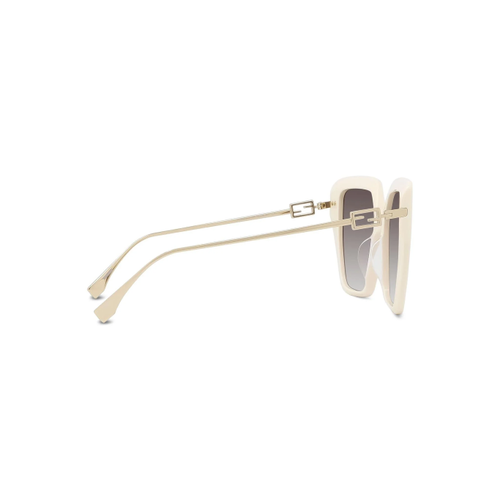 Fendi Baguette FE 40012U 25F
