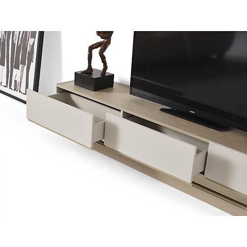 Ellera-�L Tv �nitesi