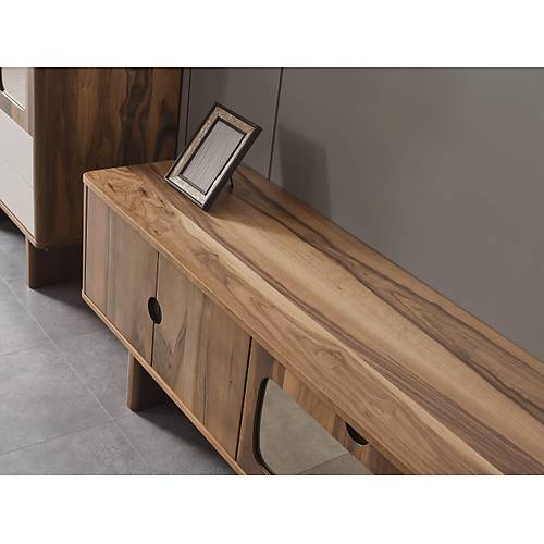 Manola-PE Tv �nitesi