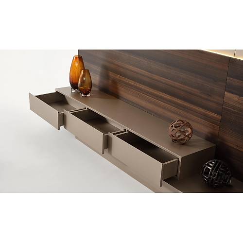 Lassioni-� Tv �nitesi