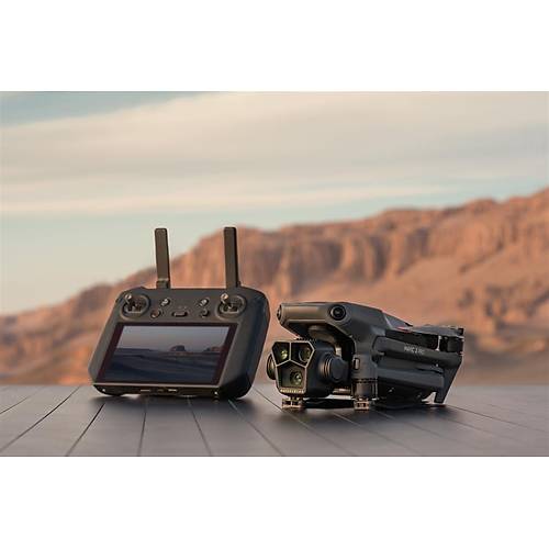 DJI Mavic 3 Pro Fly More Combo (DJI RC Pro)