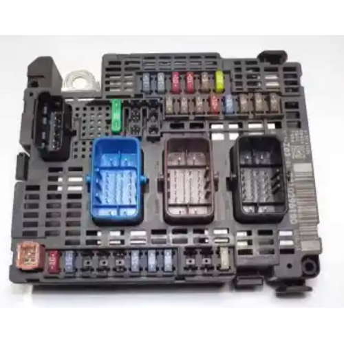 Orijinal Motor Sigorta Kutusu 3008  P84E  9810296180
