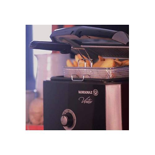 Korkmaz A486 Vertex 900 W Frit�z Siyah