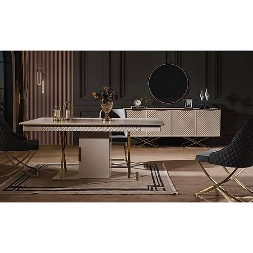 Ven�s Plus Dining Room
