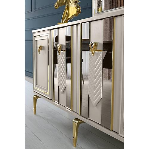 Z�mr�t Dining Room