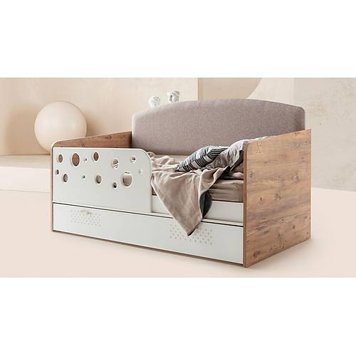 �isa Montessorie Bedstead