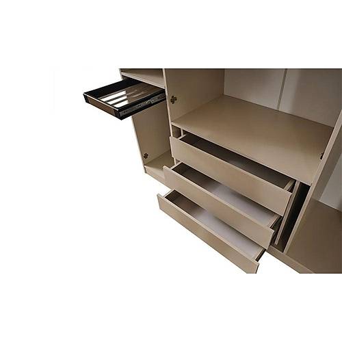 Ven�s Plus Bedroom - 4 Door