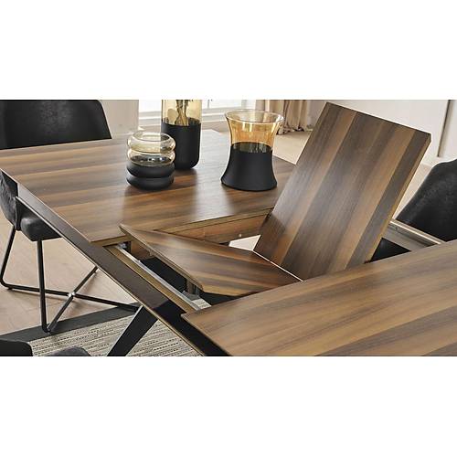 Eyl�l Dining Room