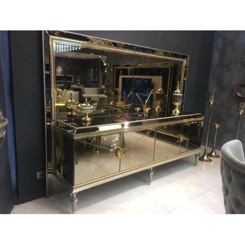 A�iyan Dining Room