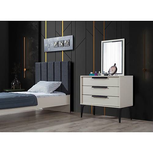 Kolezyum Ay Teen Room