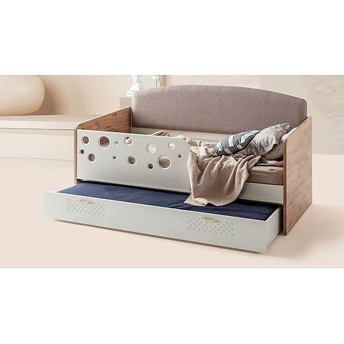 �isa Montessorie Bedstead