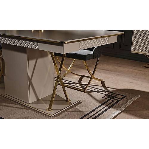 Ven�s Plus Dining Room