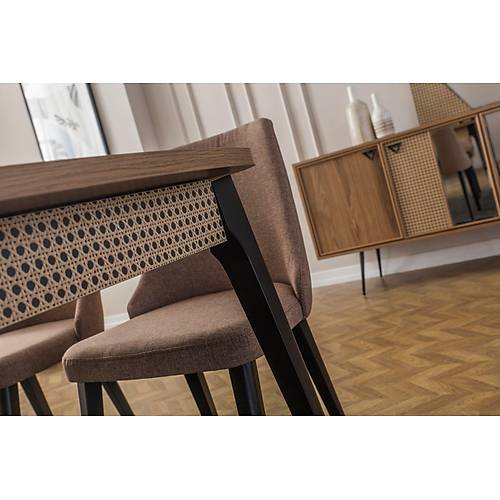 �lke Dining Room