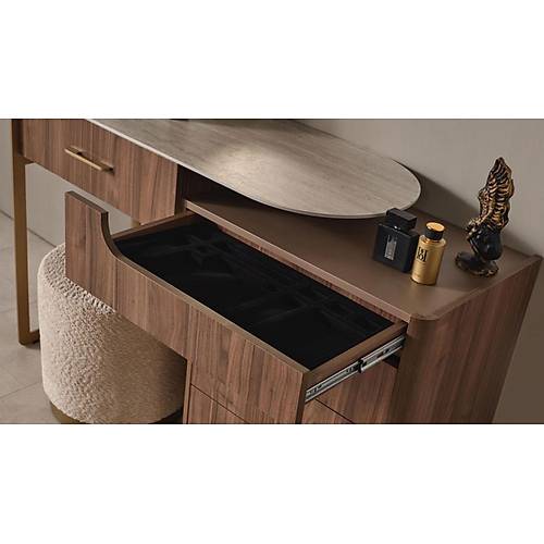 Regnum Bedroom