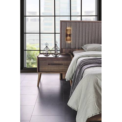 Vintage Bedroom - 6 Door