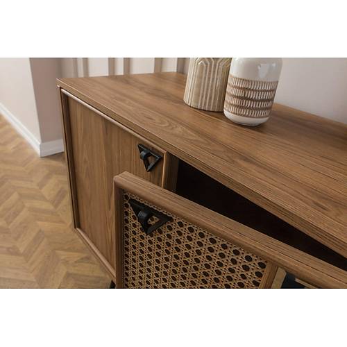 �lke Dining Room