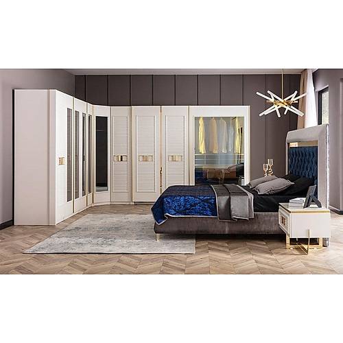 Gloria Dressing Room