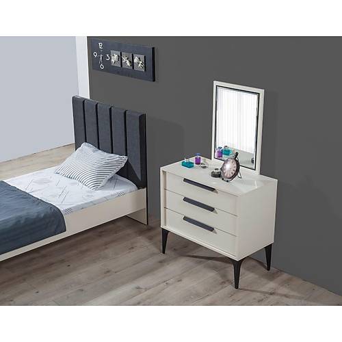 Kolezyum Ay Teen Room