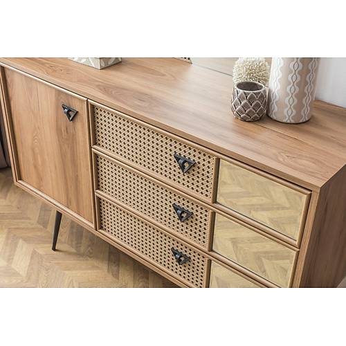 �lke Bedroom 6 Door