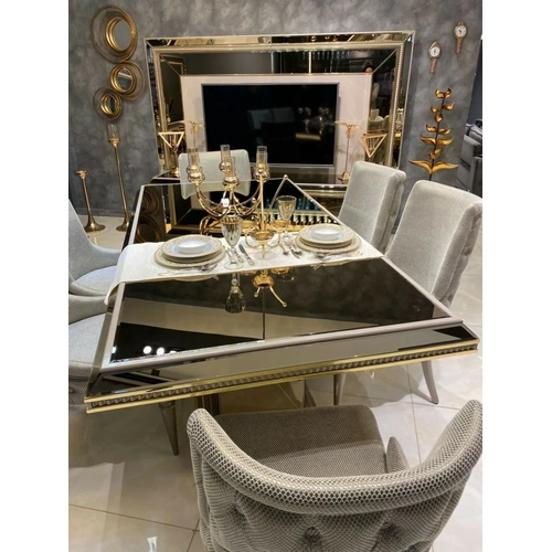 A�iyan Dining Room