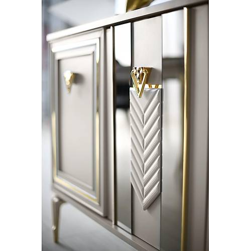 Z�mr�t Dining Room