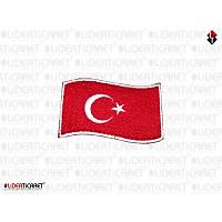 T�rk Bayra�� Dalgalanan C�rtl� Pe�