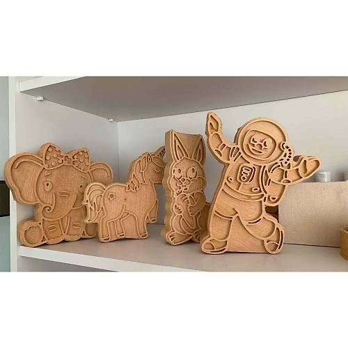 Astronot B�y�k Ah�ap Bask� Kal�b�