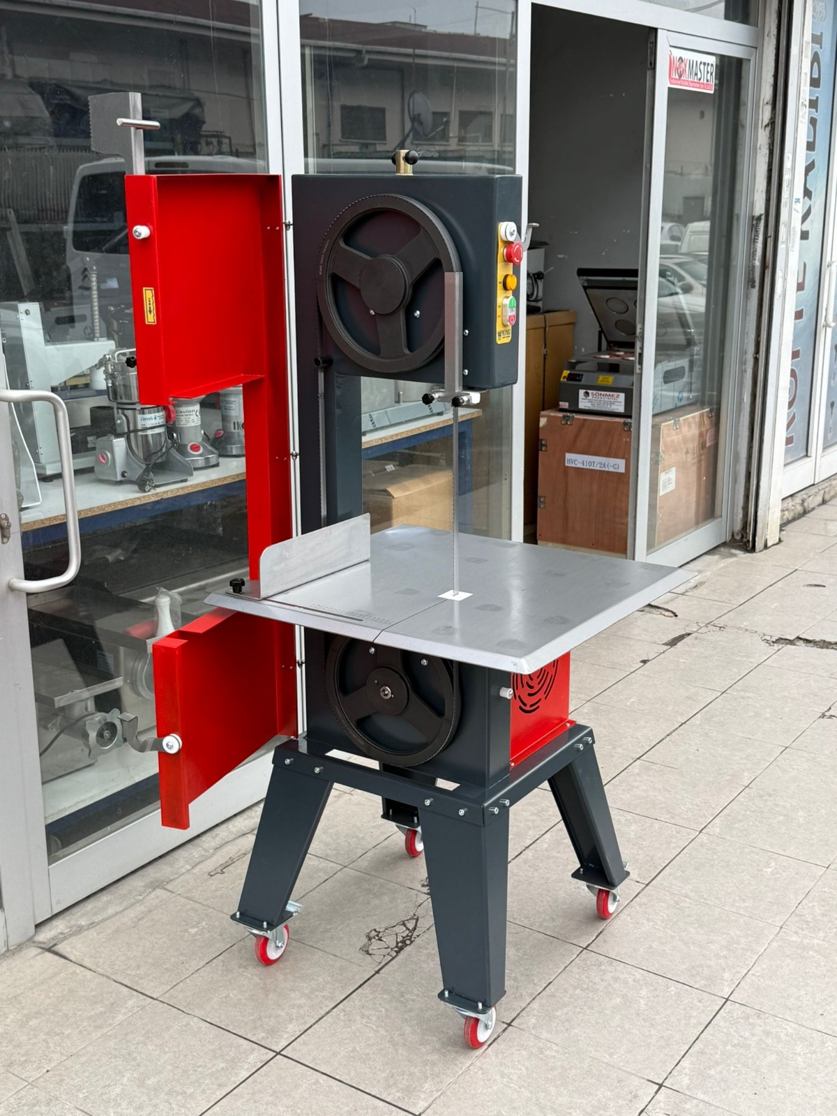 King Mezbaha Tipi Büyükbaş Et Kemik Kesme Makinesi 3 HP 380V Boyalı Gövde