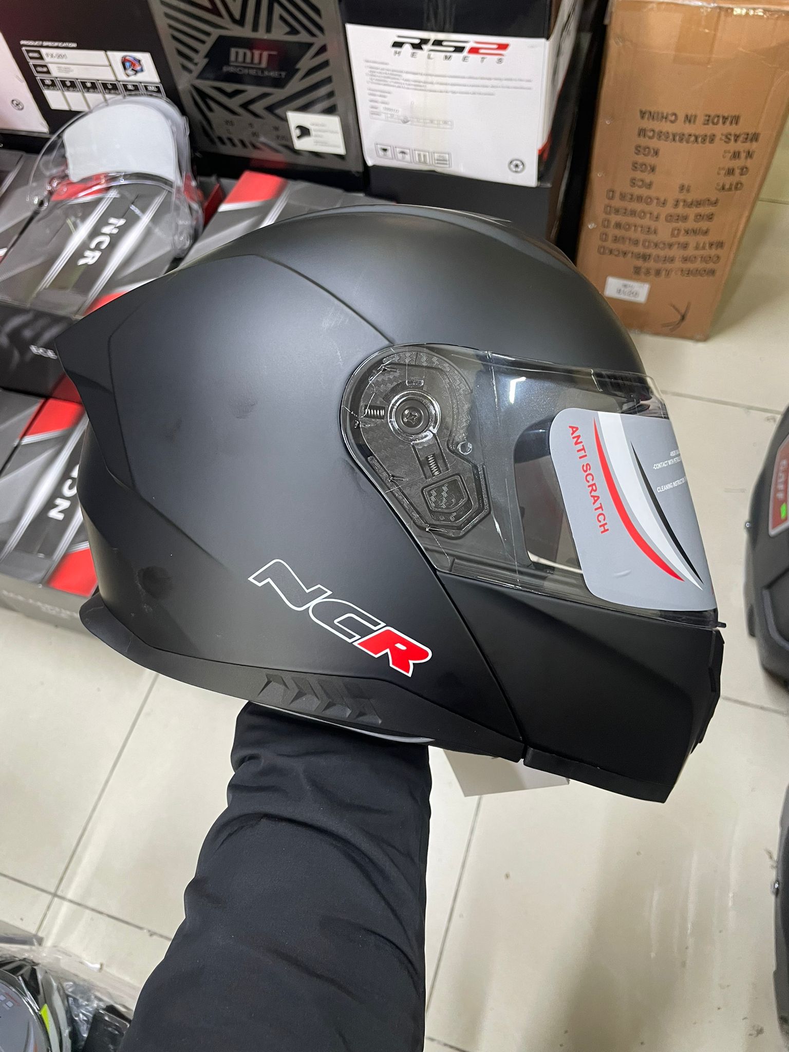 NCR 166E ÇENE AÇILIR KASK
