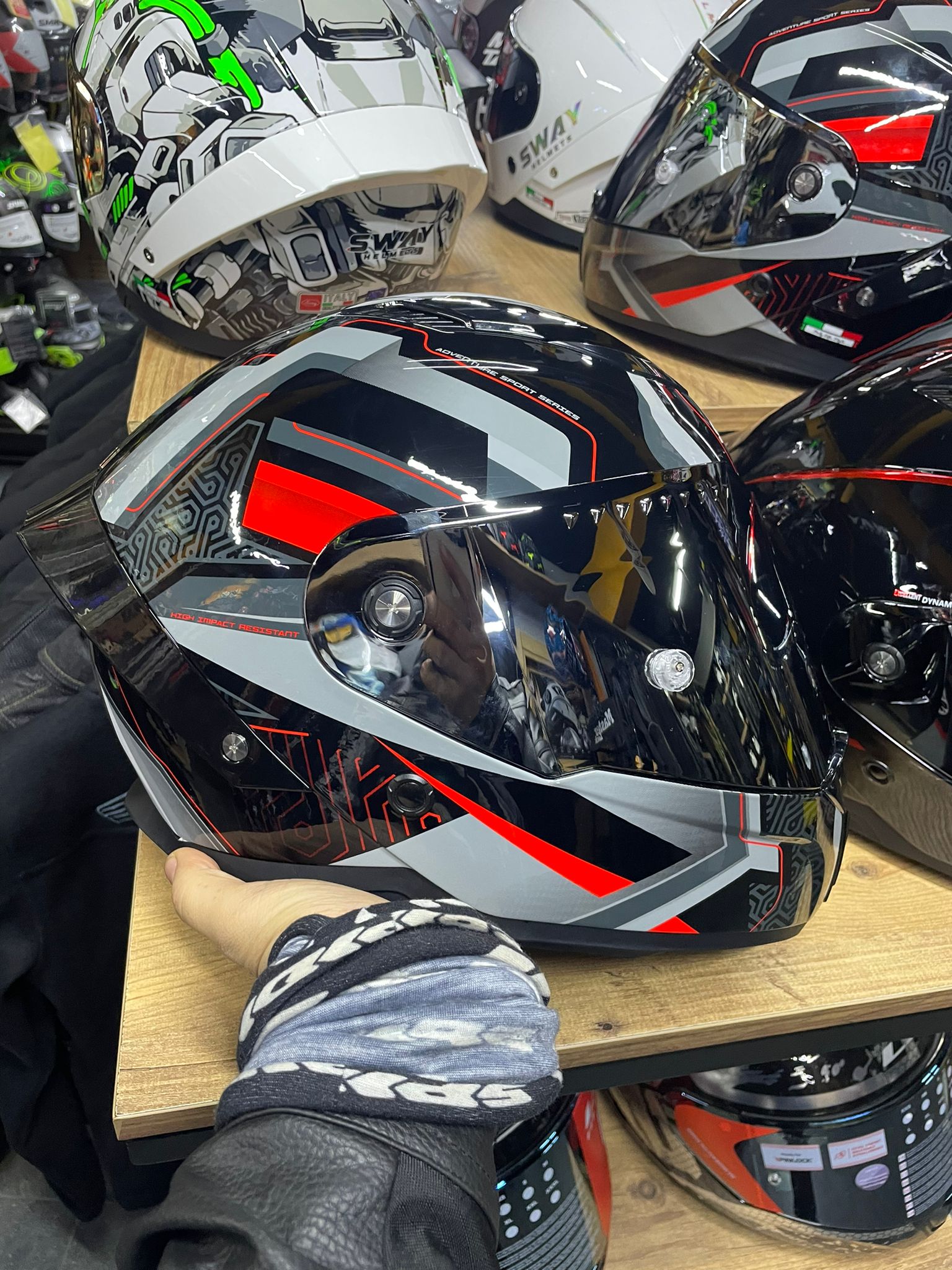 SWAY SW 850 Black White