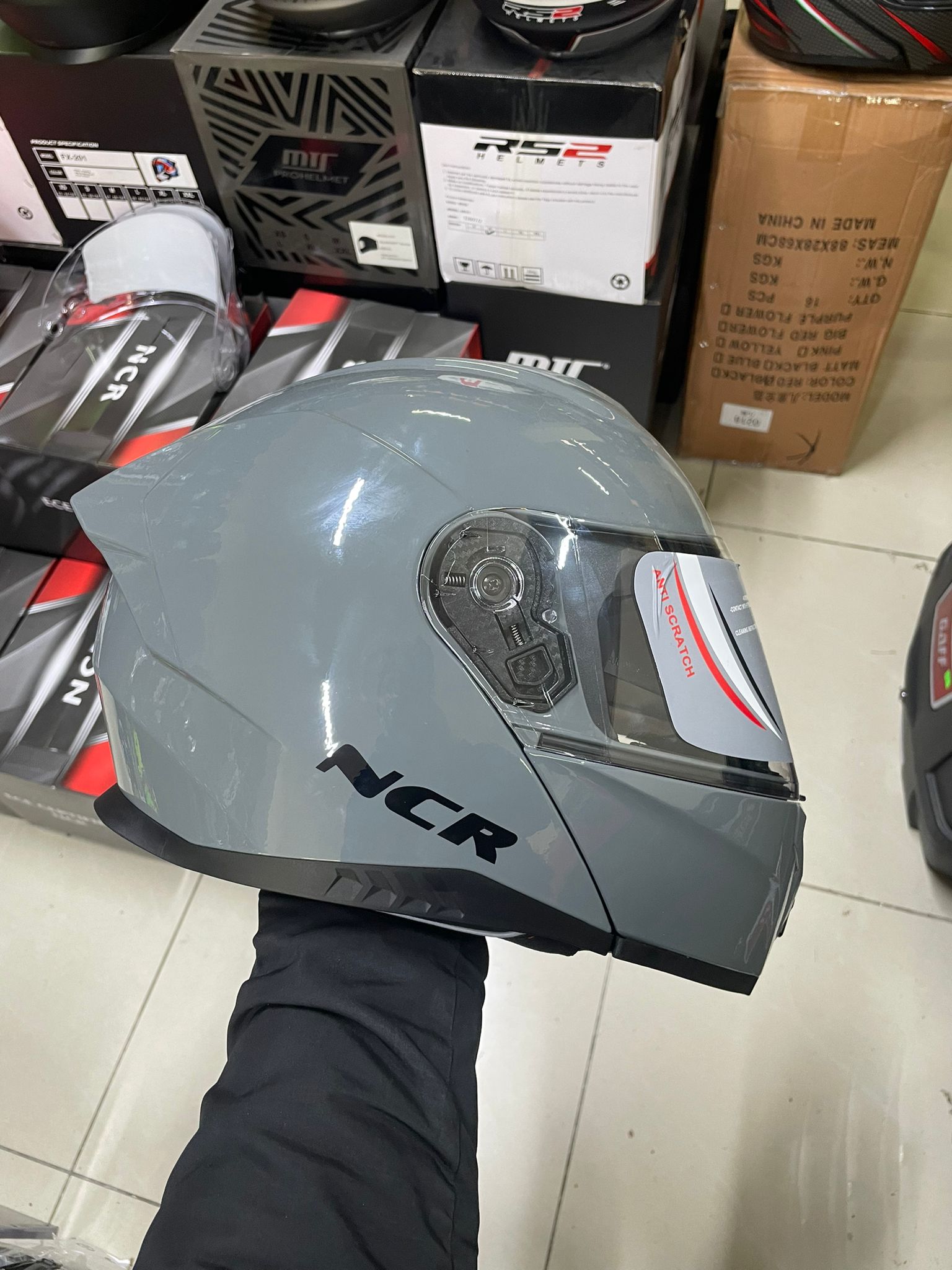NCR 166E ÇENE AÇILIR KASK
