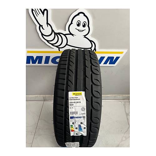 225/45R19 96W XL Ultra High Performance KO